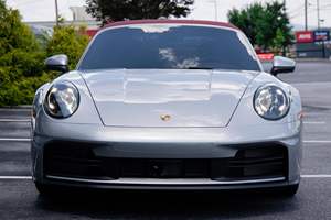 2025 911 Carrera Cabriolet 388-hp Flat-6, Paquete Sport Chrono, Interior Rojo Burdeos, Sin Modificar - Product Image 2