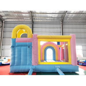 Castillo Inflable de Arcoíris y Nubes - Equipo de Juego de PVC Comercial Personalizable para Niños, Alquiler para Fiestas en Interiores/Exteriores - Product Image 2