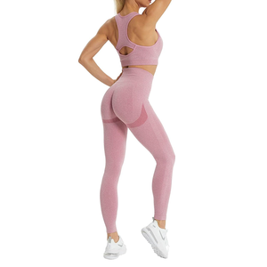 Ensemble de gymnastique doux et solidaire pour femmes disponible en modèles et tissus personnalisés - Product Image 2