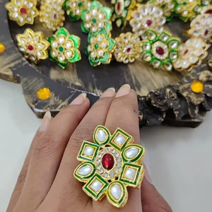 Anillo Ajustable de Kundan Surtido, Accesorio para Mujer, Joyería para Despedida de Soltera, Regalos Hechos a Mano para Diwali, Eid, Navidad, Navratri - Product Image 1
