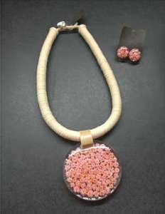 High Demanded Stylish Fashion Women <b>Necklaces</b> Pendants Resin Beads <b>Necklace</b> for Party Wear Use Available at Wholesale Price - Product Image 3