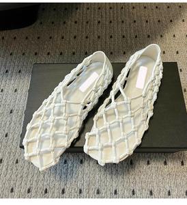 รองเท้าส้นเตี้ยแบบสวมสำหรับผู้หญิง ดีไซน์ตาข่ายโปร่ง ระบายอากาศได้ดี เหมาะสำหรับฤดูร้อน แฟชั่นทันสมัย หัวแหลม - Product Image 1