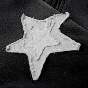 เสื้อมีฮู้ดสำหรับผู้ชายเหมาะกับชายและ400gsm ออกแบบได้ตามที่ต้องการมีซิปแบบบ็อกซี่ปักลายด้วยผ้าปะติดที่มีกรดซักมีซิปรูด - Product Image 4