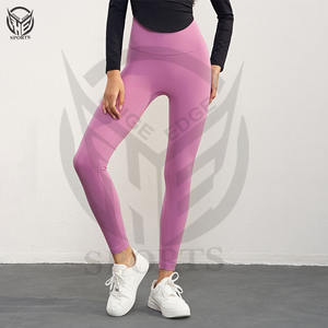Leggings de yoga y fitness para mujer, de alta calidad, precio mayorista, con logo personalizado, efecto scrunch butt, para entrenamiento en el gimnasio. - Product Image 5