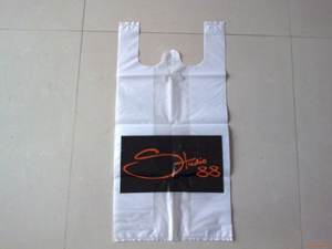 Sac en plastique à poignée de gilet de taille personnalisée à bas prix sac de t-shirt sac en HDPE fabriqué au Vietnam - Product Image 6