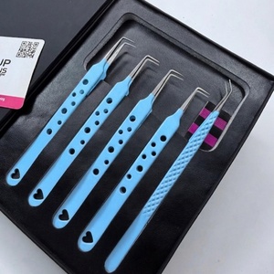 Pinzas para Pestañas de Alta Calidad GETUP BROSONS IMPEX GBI-EET-2917 de Acero Inoxidable de 90/45 Grados, Color Azul, Punta Lisa, Agarre de Diamante - Product Image 2
