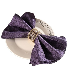 Sortie d'usine Anneaux de serviette en feuille bon marché Anneaux de porte-serviettes en métal doré Anneaux de serviette de mariage pour le dîner - Product Image 1