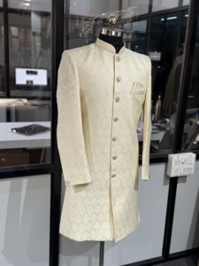 Chaqueta Larga Sherwani Crema Bordada para Hombre, Chaqueta Tradicional India para Bodas - Product Image 5