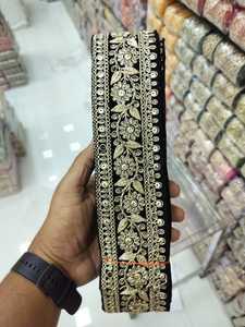 Dentelle brodée florale de paillettes vintage écologiques sur mesure pour chaussures et sacs ajoute de l'élégance à tous les projets créatifs de tenue - Product Image 2