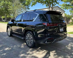 LISTO PARA ENVIAR: Lexus LX 600 2023 Usado en Excelentes Condiciones, Volante a la Izquierda, Motor Turbo, Asientos de Cuero, Portaequipajes de Aluminio, Neumáticos R19 - Product Image 2