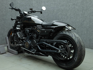 1HD1ZC418MB313918 2021 RH1250S Sportster S Cruiser รถจักรยานยนต์ครุยเซอร์สำหรับงานหนัก ระดับหรูหรา สำหรับอุตสาหกรรม  ระบบเบรก ABS ประสิทธิภาพสูง สำหรับการขับขี่บนถนน  OEM รับประกัน 3 ปี - Product Image 3
