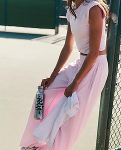 Pantalon haut court sans manches avec poche couleur unie vêtements de sport décontractés pour femmes deux pièces - Product Image 3