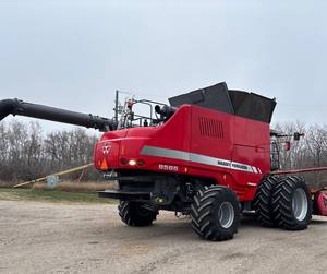 รถเกี่ยวข้าว MASSEY FERGUSON มือสองสำหรับขาย เหมาะสำหรับเก็บเกี่ยวข้าว ข้าวโพด ข้าวสาลี มันฝรั่ง ถั่วลิสง พร้อมอุปกรณ์ปอกกระเทียมและชิ้นส่วนเครื่องยนต์ - Product Image 3