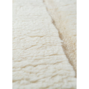 พรมขนสัตว์สีงาช้าง Zuri ทอมือ รูปทรงสี่เหลี่ยมผืนผ้าขนาดใหญ่ ลายทาง สำหรับตกแต่งห้องนั่งเล่นหรือทางเดิน รุ่น Ra-1116 - Product Image 3