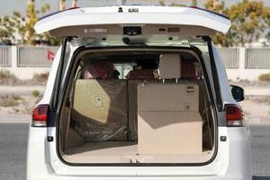 Toyota Land Cruiser 2025 3.5 T.T. Full Equipo con Radar, Neumáticos R20, Diésel, Transmisión Automática, Volante a la Izquierda, Cuero Oscuro - Product Image 6