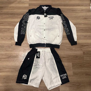 Conjunto Deportivo de Nylon con Logotipo Bordado Personalizado, Chaqueta con Capucha y Pantalones Cortos, Estilo Urbano, Unisex, Bloques de Color - Product Image 5
