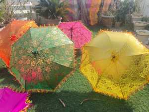 Parapluie décoratif traditionnel assorti avec impression dorée pour les mariages Mehndi Decor Festive Accent Parasol Vintage Sun Parasol - Product Image 6