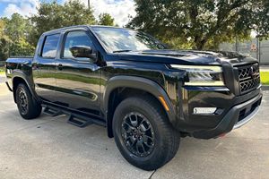 SUPER CLEAN 2023 N-I-S-S-A-N FRON-TIER PRO-4X CREW CAB 4X4 PRÊT À ÊTRE EXPÉDIÉ - Product Image 2