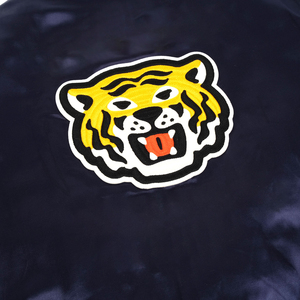 เสื้อแจ็กเก็ตเบสบอลวิทยาลัยสำหรับผู้ชายเสื้อแจ็คเก็ตเอวลอยหนังปักลายกำมะหยี่ - Product Image 4