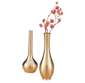 Vase en métal fabriqué à la main Pot de fleur décoratif élégant Accent de décor à la maison moderne pour la table et l'affichage intérieur - Product Image 6