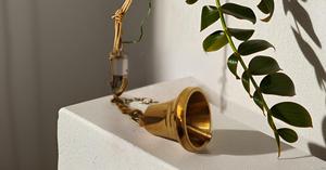 Llavero de campana de latón con clip de mosquetón Accesorio elegante y funcional - Product Image 6