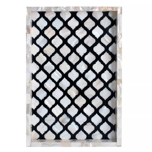 Plateaux indiens Incrustation marocaine noire et blanche Plateaux en nacre de meilleure qualité pour les portions à de nombreuses fins avec des artwares indiens - Product Image 2