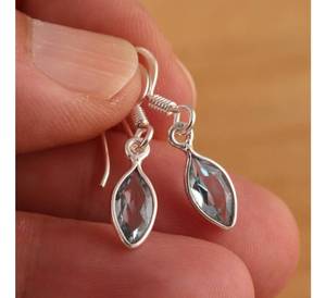 แหวนแต่งงานตั้งค่าขอบสวยงามด้วยหินบุษราคัมสีฟ้าทรงมาร์คีส925เงินสเตอร์ลิง - Product Image 1