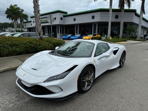 Ferrari F8 Spider 2022, ligeramente usado, en excelentes condiciones. - Product Image 4