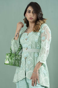 Bolso de mano de resina superventas, bolso elegante hecho a mano para mujer, boda y uso festivo - Product Image 2