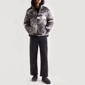 Veste matelassée personnalisée avec logo OEM, vente en gros, rembourrage en duvet, style streetwear, imprimé bandana paisley sur toute la surface, veste matelassée personnalisée pour homme - Product Image 6