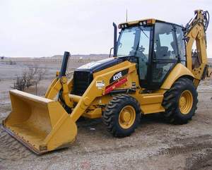 Cargadora de Ruedas CAT 420F de Calidad, Retroexcavadora, Cargadora Frontal, Excelente Estado, Poco Uso, Sistema Hidráulico CAT, 2 Años de Garantía - Product Image 1