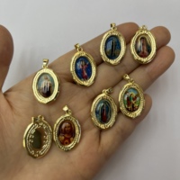 Ciondolo Collana Famiglia Sacra Personalizzato in Ottone Placcato Oro 18k con Immagine della Vergine Maria e Angelo - Ingrosso