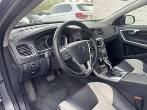 Voiture d'occasion de qualité abordable, Volvo S-60 Cross 2016, conduite à gauche - Product Image 4