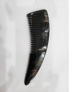 Peignes à cheveux en corne faits à la main élégant peigne à cheveux en corne naturelle meilleure qualité indien fait à la main dames décoration de cheveux peigne en corne naturelle - Product Image 2