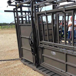 Système de soin hydraulique pour bétail Titan West Heavy Duty, neuf, fabriqué en matériau durable, y compris - Product Image 3