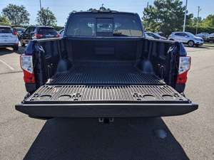 Camioneta Nissan Titan SV 4x2 Usada de 2024 - Product Image 5