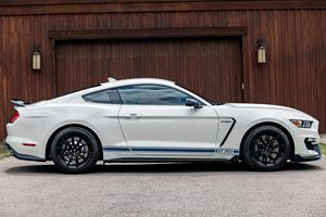 Ford Mustang Shelby GT350 2020 Usado en Excelentes Condiciones, 650 Millas, Transmisión Manual de 6 Velocidades, Motor V8 Voodoo de 5.2 Litros, Paquete Heritage, Sin Modificaciones - Product Image 3