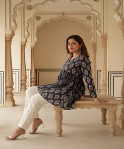 MODERNO TOP DE RAYÓN ESTAMPADO PARA USO DIARIO, PRECIO AL POR MAYOR, PRENDAS ÉTNICAS, KURTI MULTICOLOR, TELA DE ALGODÓN - Product Image 6