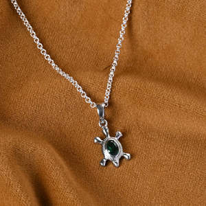 Collar con Colgante de Plata Pura 925 para Hombre, con Engaste de Rodio y Diamantes de Circonio, Forma Geométrica de Animal, Dorado - Product Image 2