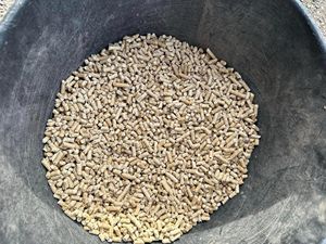 Alta calidad 15KG Biomas Pellets Pino y madera de haya 8MM DIN Plus y 6MM EN Plus A1 Patrón de palo de madera dura - Product Image 4