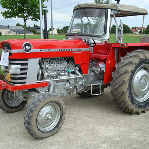 Tracteurs à roues Massey Ferguson 165 d'occasion – Équipement agricole de haute qualité – Livraison rapide – En stock – Moteur de pompe de boîte de vitesses essentiel - Product Image 1