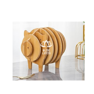 Best-seller: Ensemble de sous-verres en bois naturel avec des formes d'animaux adorables - Product Image 1