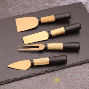 Ensemble d'outils à fromage de luxe en acier inoxydable plaqué argent avec manche en bois d'acacia à la main forme de couteau élégant pour une utilisation en cuisine - Product Image 3