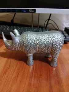 การยืดที่ทันสมัยสำหรับหุ่นโลหะปรับขนาดได้เองสำหรับโต๊ะทำงานชั้นวางหรือเสื้อคลุมเพื่อเพิ่มบุคลิกและความอบอุ่น - Product Image 5