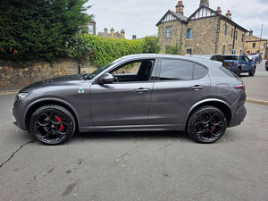 ALFA ROMEO STELVIO 2021 USADO, Volante a la Izquierda/Derecha - Product Image 2