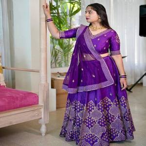 Nouveau Festival porter fil à broder lourd Sequin travail Lehenga Choli ensemble et Dupatta brodé en tissu Chinon pour les fêtes - Product Image 4