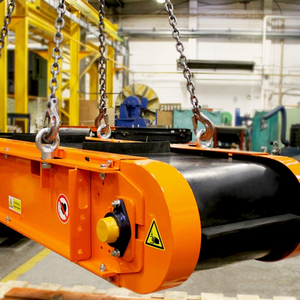 Aimant autonettoyant <span class=keywords><strong>à</strong></span> courroie transversale de 3 pieds de long et 30 pouces de large pour mettre sur un convoyeur tirant le métal hors de la saleté - Product Image 3