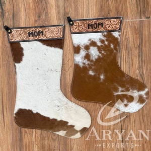 Date 2024 nom personnalisé maman 16 pouces en cuir repoussé à la main noël décoration de la maison bas Western véritable cuir de vachette bas - Product Image 1