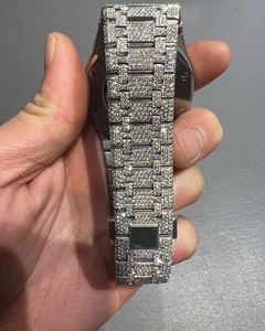 นาฬิกาข้อมือผู้ชายสุดหรู ขนาด 46 มม. แบบสั่งทำพิเศษ ประดับเพชรขาวเงินเต็มหน้าปัด คริสตัลแซฟไฟร์ ควอตซ์ โรนดา พร้อมเข็มนาฬิกา ดีไซน์แฟชั่น - Product Image 4