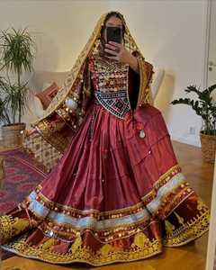 Vêtements traditionnels robes vintage pour femmes pakistanaises et indiennes vêtements de mode porte longue robe Kuchi & Dupatta ensemble femmes - Product Image 3